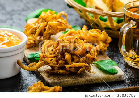 Crispy Onion Bhajis 39830795