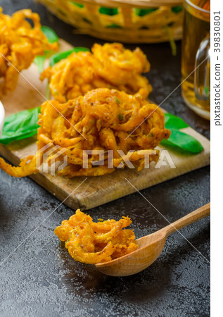 Crispy Onion Bhajis 39830801