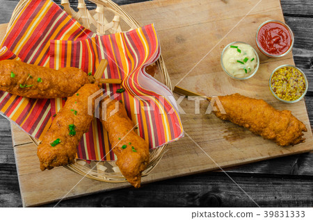 Homade Corn dog 39831333