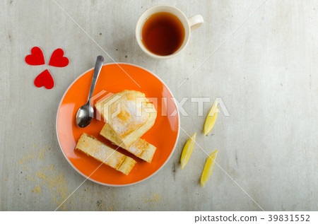 Homemade apple pie with black tea Homemade apple pie with black tea 39831552