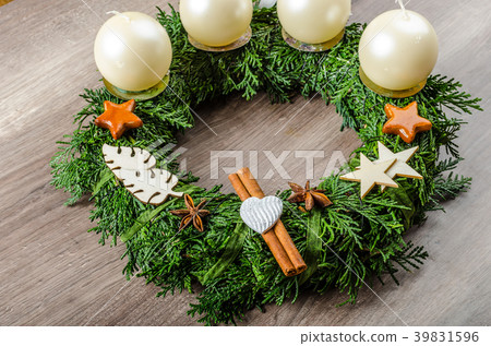 Advent wreath 39831596