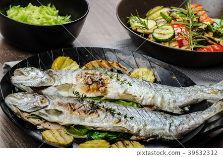 Grilled Trout with Mediterranean vegetables 39832312