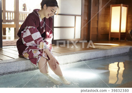 Hot spring trip girl traveling alone 39832380