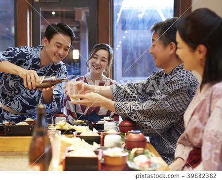 Family going on a hot spring trip Family going on a hot spring trip 39832382