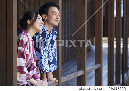 一對夫婦去溫泉旅行 39832553