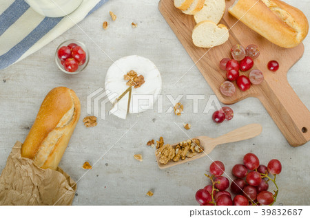 Fresh camembert from organic farms 39832687