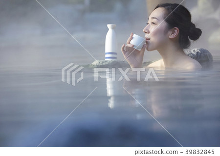Hot spring woman portrait Hot spring woman portrait 39832845