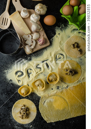 Making pasta from italian flour semolina Making pasta from italian flour semolina 39832855