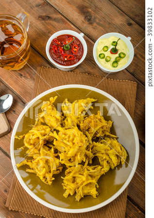 Onion bhajis, czech beer 39833102