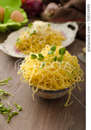Spaghetti carbonara Spaghetti carbonara 39833499