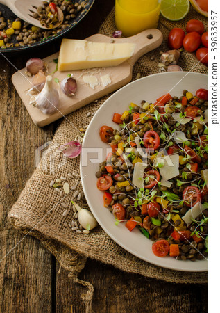 Warm salad of lentils, bio healthy Warm salad of lentils, bio healthy 39833957