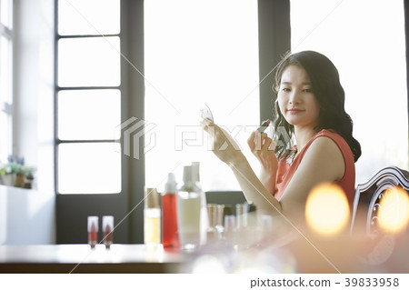 Female makeup beauty Female makeup beauty 39833958