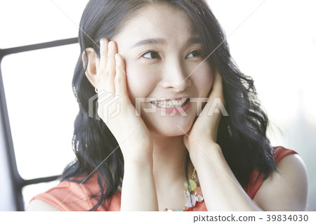 Woman beauty image 39834030