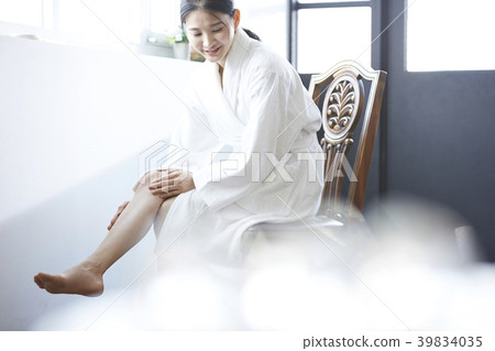 Women Skin Care 39834035