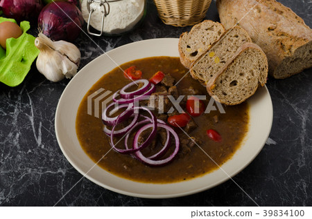 Original Czech beef goulash 39834100