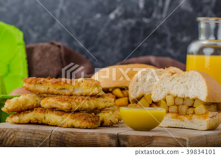 Fish and chips 39834101