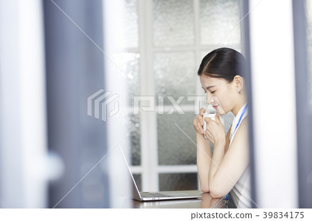 女人商務咖啡館 女人商務咖啡館 39834175