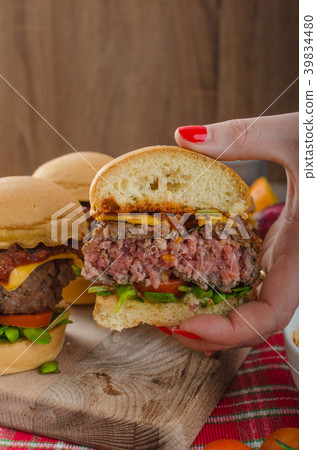 Beef Sliders with homemade barbecue sauce Beef Sliders with homemade barbecue sauce 39834480