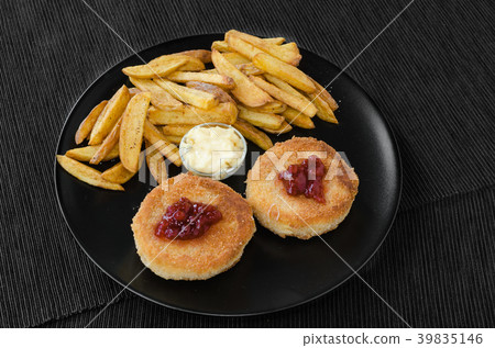 Fried cheese with home made french fries Fried cheese with home made french fries 39835146