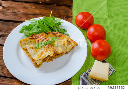 Lasagne bolognese Lasagne bolognese 39835162