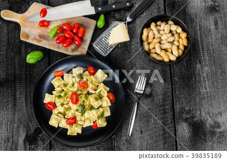 Home made ravioli with basil pesto Home made ravioli with basil pesto 39835189