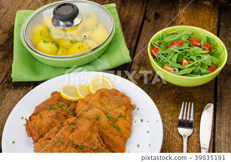 German schnitzel German schnitzel 39835191