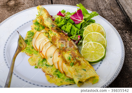 Vegetarian scallion omelette Vegetarian scallion omelette 39835542