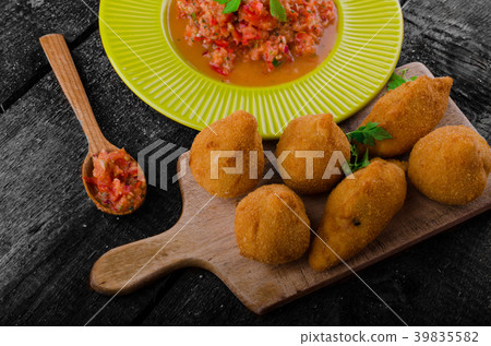 Chicken Coxinhas 39835582