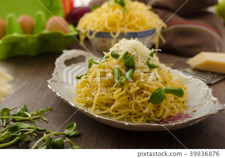 Spaghetti carbonara Spaghetti carbonara 39836876