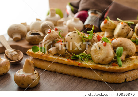 Wild mushrooms on toast Wild mushrooms on toast 39836879