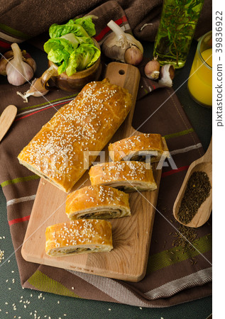 Roll out puff pastry stuffed Roll out puff pastry stuffed 39836922
