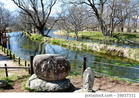 Azumino在早春 39837331