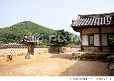 Yangdong Folk Village, Gyeongju City, Gyeongbuk Province 39837583
