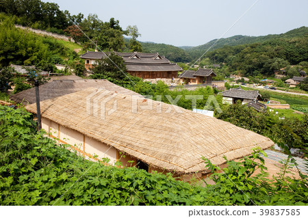 Yangdong Folk Village, Gyeongju City, Gyeongbuk Province 39837585