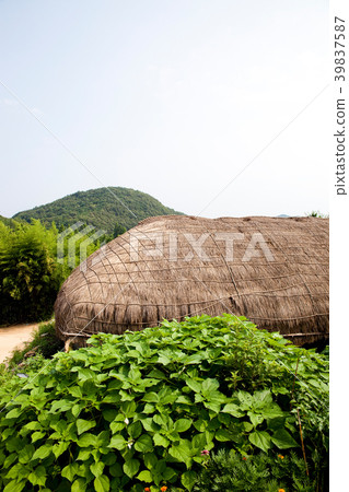 Yangdong Folk Village, Gyeongju City, Gyeongbuk Province 39837587