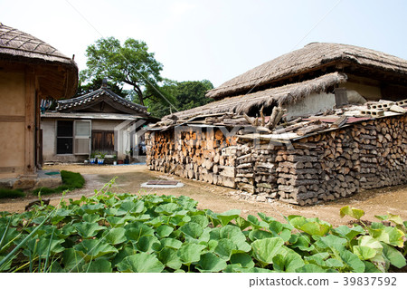 Yangdong Folk Village, Gyeongju City, Gyeongbuk Province 39837592