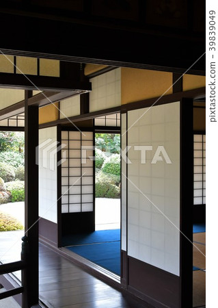 Jozan Pass in the early spring Jozan Pass in the early spring 39839049