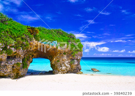 Miyakojima in midsummer. Sand mountain beach Miyakojima in midsummer. Sand mountain beach 39840239