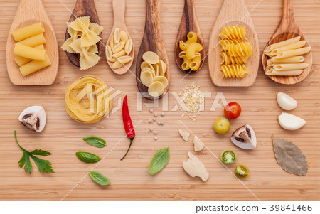 Italian food concept .Various kind of pasta . 39841466