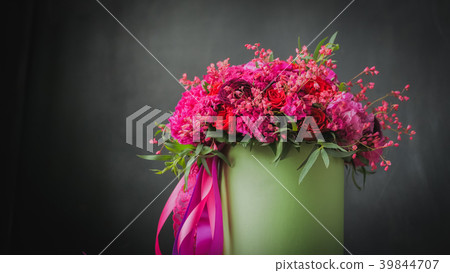 Beautiful wedding bouquet in green box on the Beautiful wedding bouquet in green box on the 39844707
