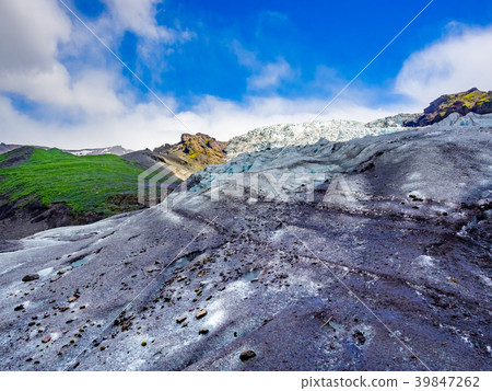 View of Vatnajokul Glacier in summer season 39847262