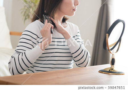 Hair Care Brushing Young Japanese Woman Hair Care Brushing Young Japanese Woman 39847651