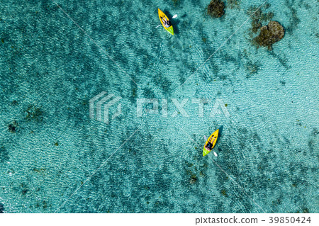 Canoe and kayaks in Polynesia Cook Island  39850424