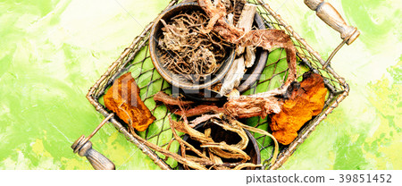 Set of roots of medicinal plants 39851452