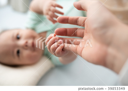 Physical contact Physical contact 39853349