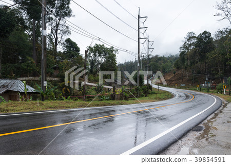 curve concrete road with the natural view to Pai 39854591