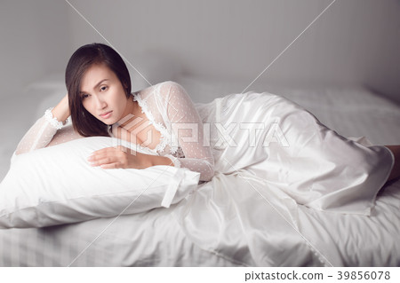 Woman in white nightgown Can't Sleep 39856078
