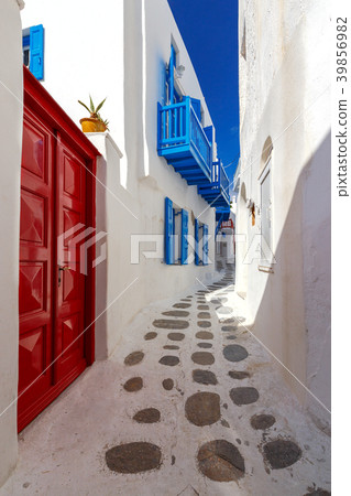 Greece. Mykonos. Typical architecture. 39856982