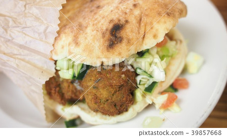 Falafel Sandwich Jewish Food Vegetarian Falafel Sandwich Jewish Food Vegetarian 39857668