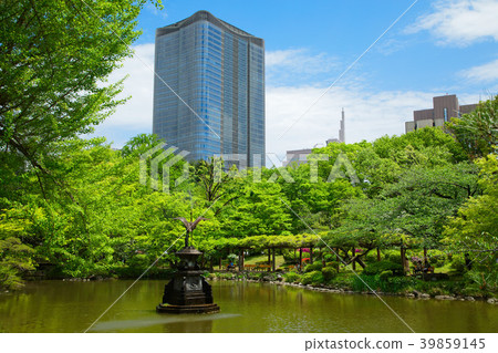 Wakaba和新鮮的綠色日比谷公園起重機噴泉和東京中城日比谷 39859145